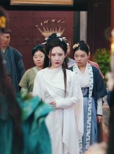 短剧《师姐下山全京城追着她宠》52集短剧全集解锁免费追