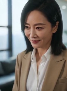 短剧《我捡了个千亿大佬》64集短剧全集在线解锁免费看