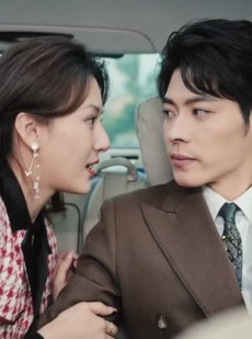 短剧《黑料女配霸榜热搜》全集短剧全集资源网盘分享