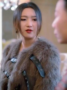 短剧《完蛋了我被美女包围了》70集短剧极速播放无需等待