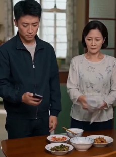 短剧《穿到八零：退婚当天，我娶了冷美知青！》68集短剧在线观看全集无删减