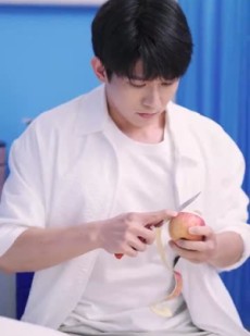 短剧《她的桃花运只有2小时》90集短剧全集资源一键解锁观看