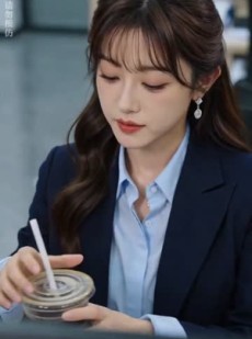 短剧《被闺蜜诬陷后，我曝他是我亲哥》33集短剧超清画质在线观看