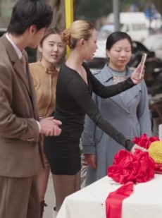 短剧《中亿万彩票，我隐瞒试探人心》80集短剧超清画质在线追
