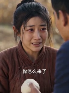 短剧《75年我用一条草鱼钓回个穷媳妇，全村炸了》43集短剧超清在线观看大结局