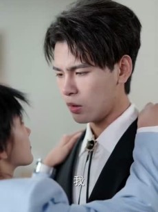 短剧《女扮男：靠近云端的你》71集短剧官网原版资源免费享