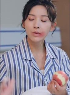 短剧《天桥摆摊我捡了个纨绔当老公》79集短剧高清版在线畅看