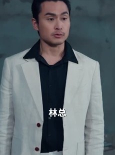 短剧《高冷校花救济我，我靠贴贴成神豪》80集短剧1080P在线免费观