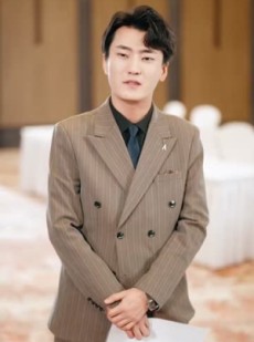 短剧《夫人，她在线直播救贺先生》89集短剧VIP资源在线免费抢先看