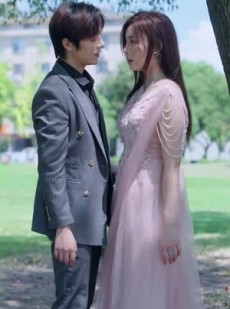 短剧《年下狼狗撩得姐姐面红心跳》83集短剧全集资源免费分享观看