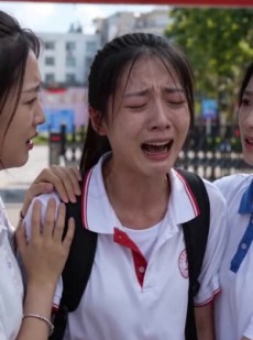 短剧《高考当天我的准考证变成单词卡》31集短剧1080P在线免费看
