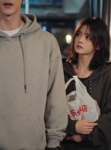 短剧《风吹起的那片羽毛》83集短剧全集免费在线看不停