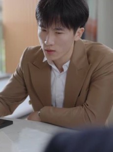 短剧《摊牌了，我的五个哥哥是大佬》80集短剧高清流畅在线免费看