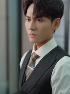 短剧《我用两个学分攻略高冷校草》81集短剧一键直达全集观看