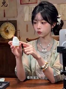 短剧《直播后，隐门少女名满天下》60集短剧全集免费一键观看