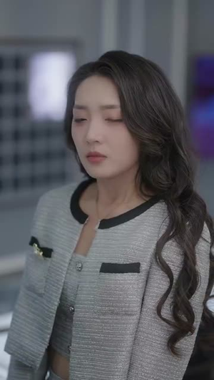 清冷美人被纠缠狂宠(86集) 清冷美人被纠缠狂宠(86集)短剧全集无删完整版