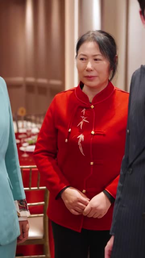 大婚当日首富老妈来寻我(50集) 大婚当日首富老妈来寻我(50集)短剧全集连看不停歇