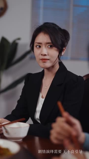 丑女归来萌宝助阵(70集) 丑女归来萌宝助阵(70集)短剧全集高清完整版