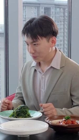 以前我是骗子但现在叫我厨神(80集) 以前我是骗子但现在叫我厨神(80集)短剧合集蓝光画质