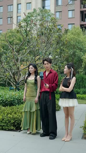 我一个小明星，搞点副业合理吧（82集）短剧全剧终限免合集
