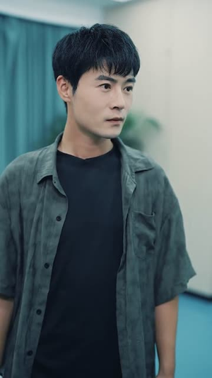 灵泉空间，我救美女就变强（80集）短剧全集解锁零收费