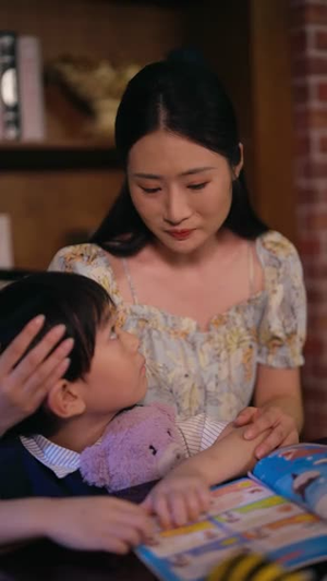 妈妈,保姆阿姨命令我擦地(40集) 妈妈,保姆阿姨命令我擦地(40集)短剧终篇全集限免看