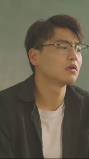 课桌旁的星光轨迹（20集）短剧全集连看不停歇