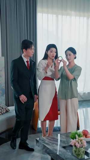 女王她专治不服(60集) 女王她专治不服(60集)短剧全集畅看无门槛