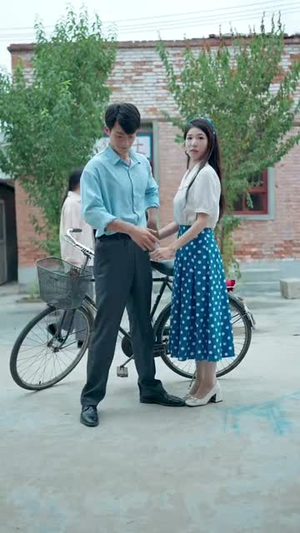 穿书1975炮灰女配不干了(80集) 穿书1975炮灰女配不干了(80集)短剧宝藏全集限免看
