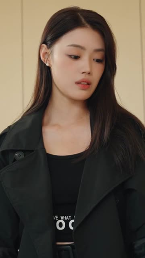 她自深渊而来（70集）短剧全剧终限免畅刷