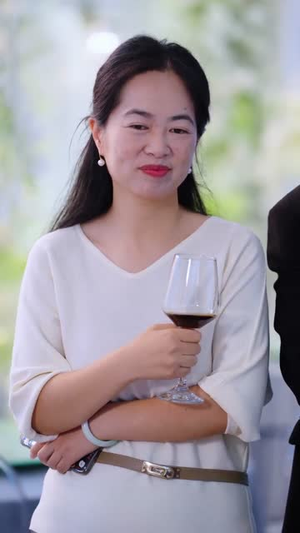 小股神驾到,坏人通通都闪开(50集) 小股神驾到,坏人通通都闪开(50集)短剧全集投屏大屏看