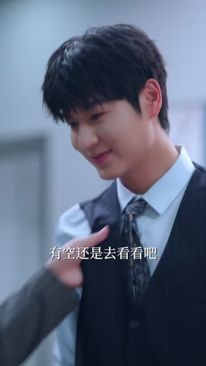 偷听心声之高冷女神沦陷了（60集）短剧全集投屏大屏看