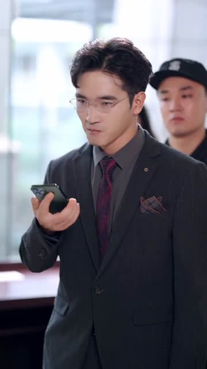 老妈出狱后替女儿撑腰(80集) 老妈出狱后替女儿撑腰(80集)短剧全季限免大放送