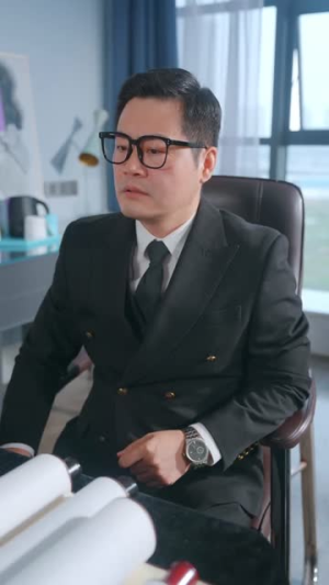 向天再借两千年，朕竟成了摆摊的（60集）短剧全集高清无码版