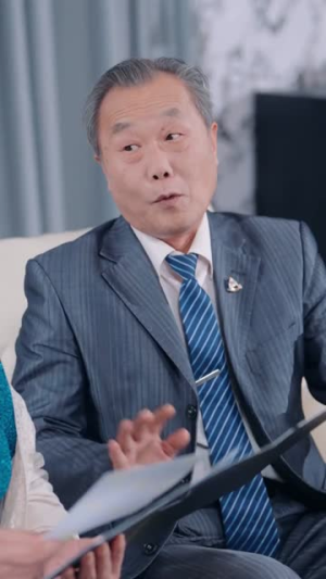 未来女儿找上门总裁爹地是状元(84集) 未来女儿找上门总裁爹地是状元(84集)短剧全集特惠限时看