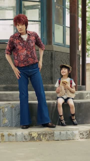 重回千禧养个废柴爹（79集）短剧全集幕后花絮版