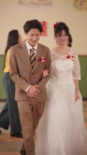 抱紧长腿老公，俏佳人在八零赚麻了（74集）短剧精选全集无广告