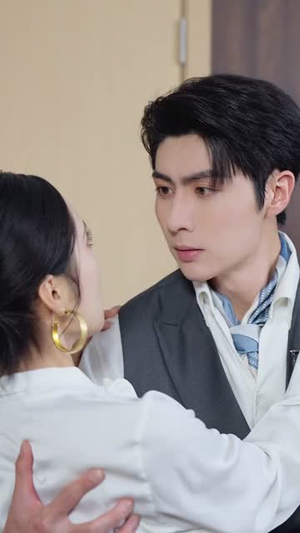 真千金被赶出家门后,她不装了(80集) 真千金被赶出家门后,她不装了(80集)短剧最终章免费合集