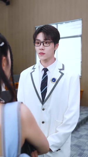 跪下,叫学姐(80集) 跪下,叫学姐(80集)短剧最终回限免畅看