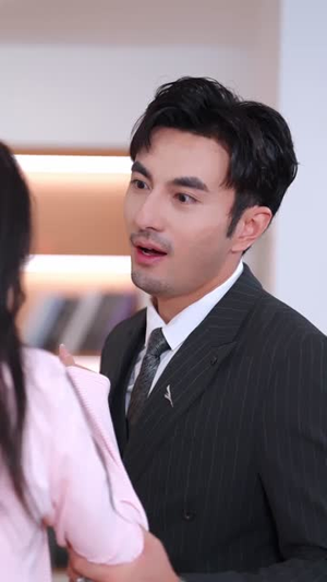 五年迷途，一吻沉沦（70集）短剧全集秒播无卡顿