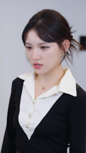 旗袍下的荆棘（71集）短剧爆款全集在线播