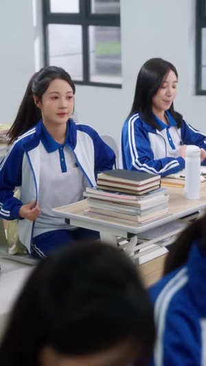 穿书后，我成了反派校草的黑月光（98集）短剧全集VR沉浸版