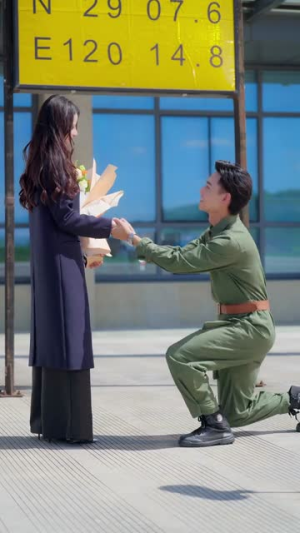 拥抱太阳(64集) 拥抱太阳(64集)短剧全剧终在线连看