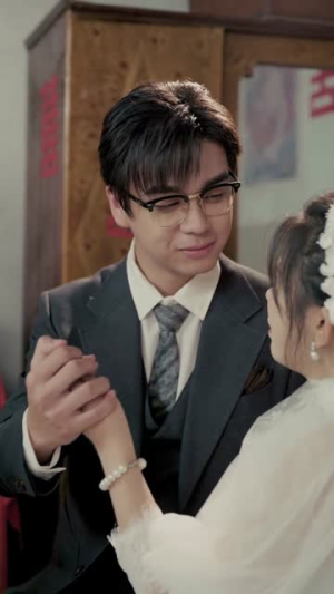 开局当反派,我带全家赚翻天(52集) 开局当反派,我带全家赚翻天(52集)短剧完整版全集放送