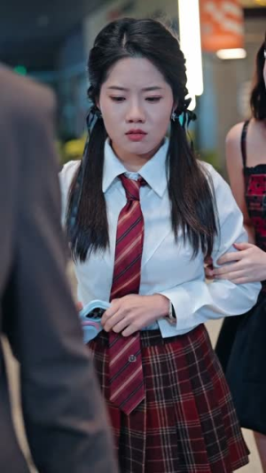 离婚后,校花找上门(80集) 离婚后,校花找上门(80集)短剧合集蓝光画质