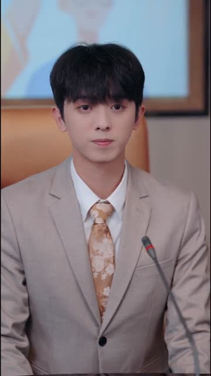 回到校园校花跟我瞎忙闯职场（80集）短剧爆款全集在线播