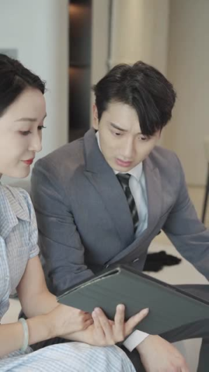 大佬穿成寡妇:开局负债百万(45集) 大佬穿成寡妇:开局负债百万(45集)短剧合集蓝光画质