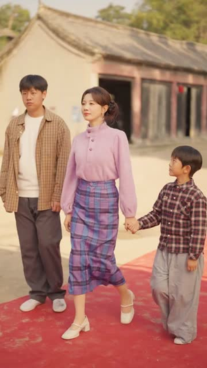 灶台通未来七零村花暴富记（81集）短剧全集幕后花絮版