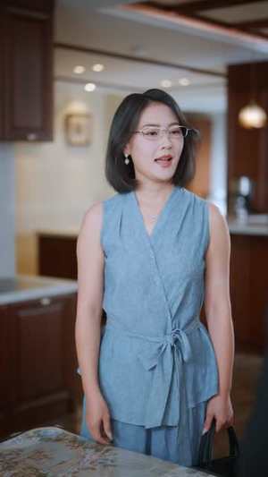 离婚即巅峰,我有系统不装了(70集) 离婚即巅峰,我有系统不装了(70集)短剧收官全集限免看