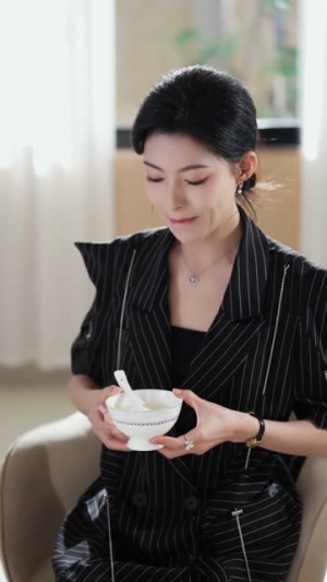 影帝的掌心娇是豪门千金（63集） 短剧收官全集限免看